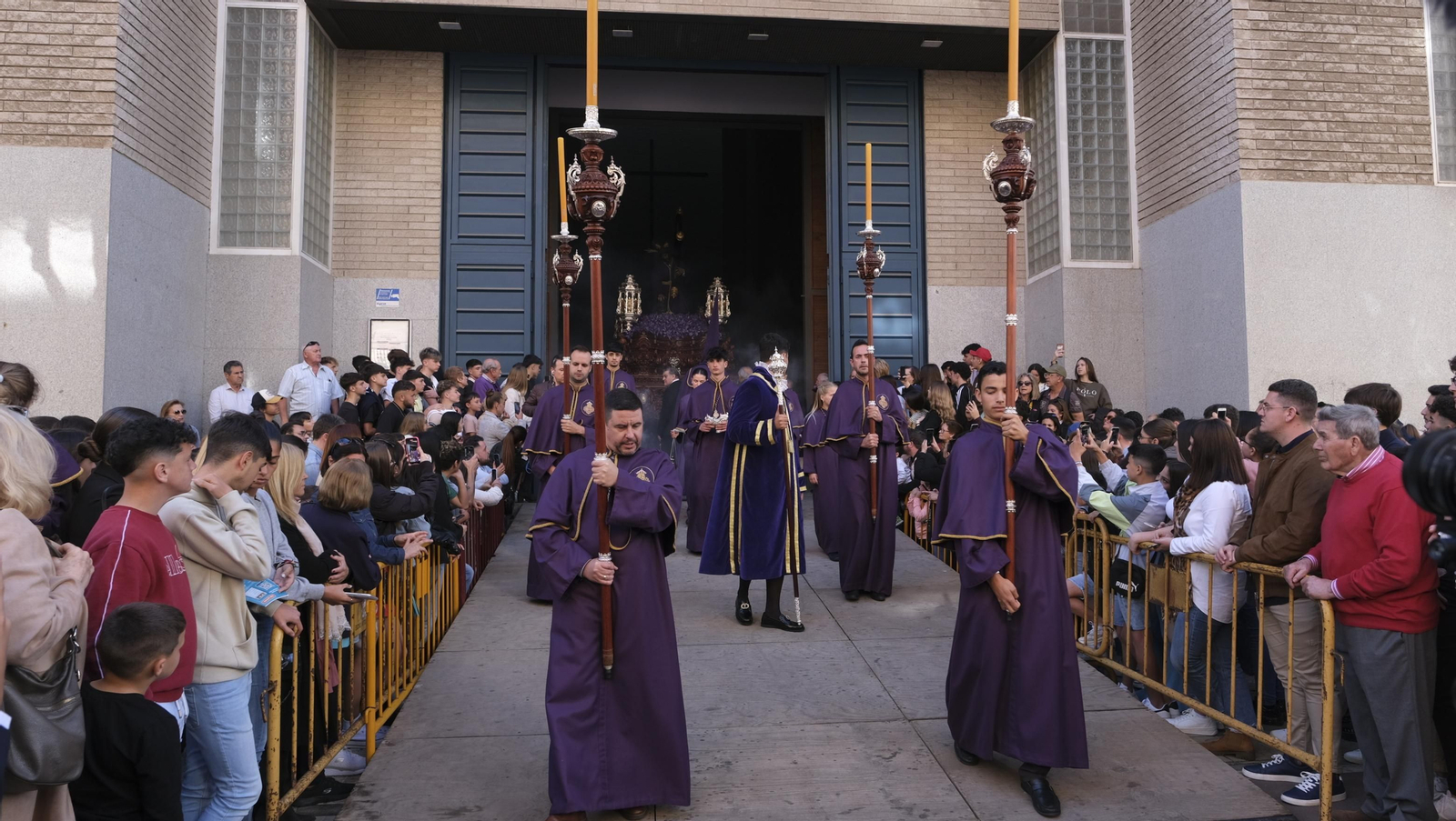 La procesión de Pasión en Almería, en imágenes