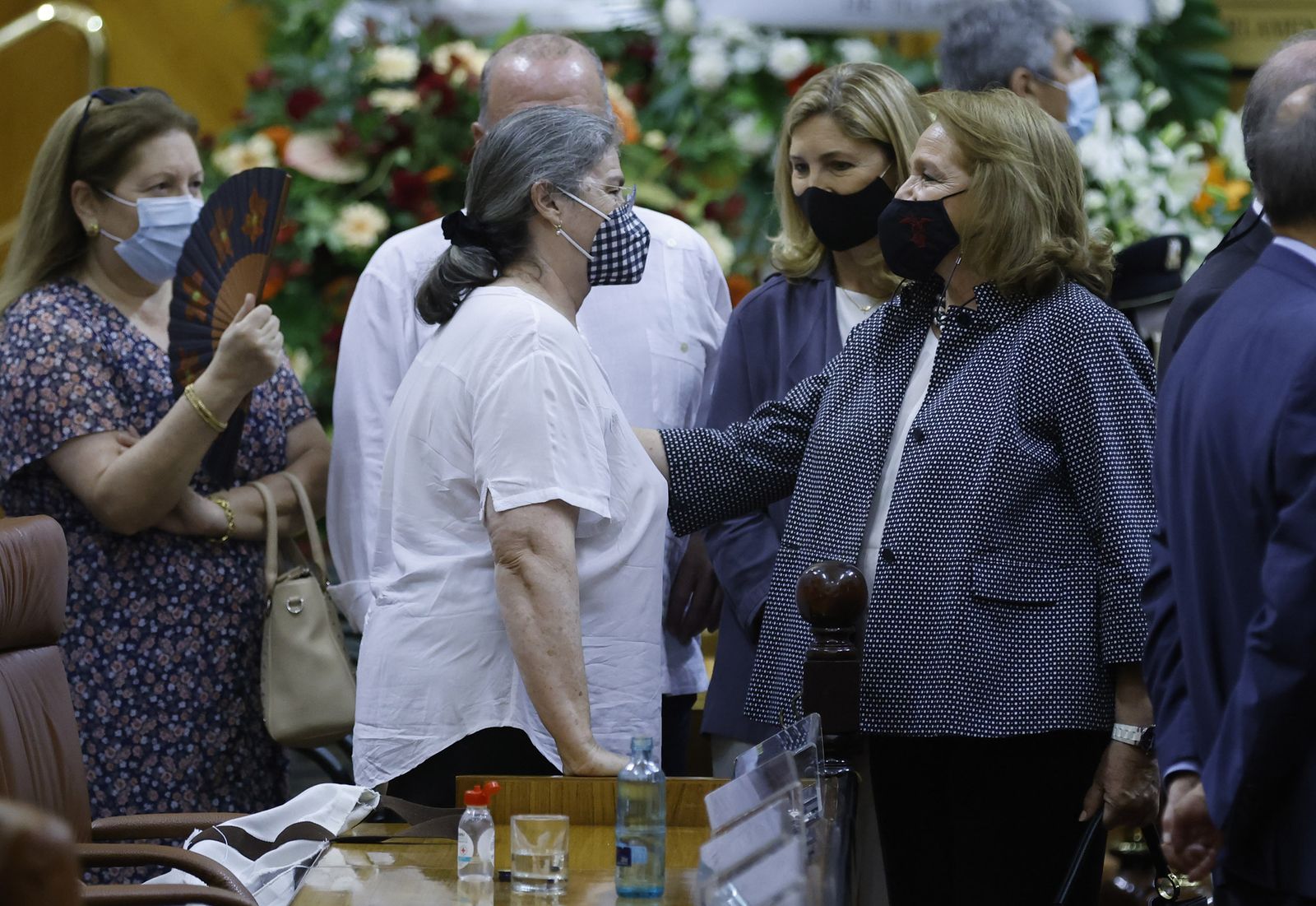 Las imágenes de la capilla ardiente de Manuel Clavero en el Parlamento de Andalucía