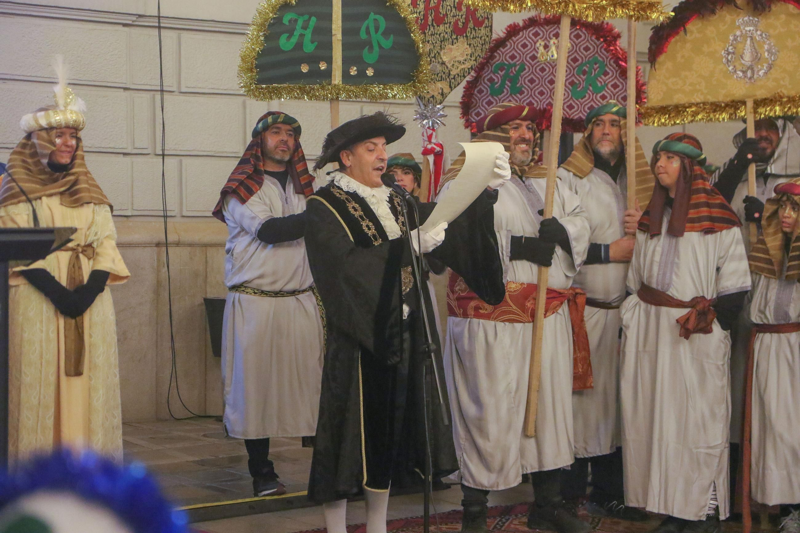 Las mejores fotos de la visita del Heraldo Real a Granada