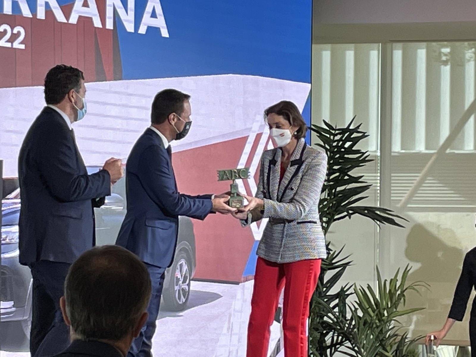 El Renault Arkana recibe el premio de Mejor Coche del Año 2022