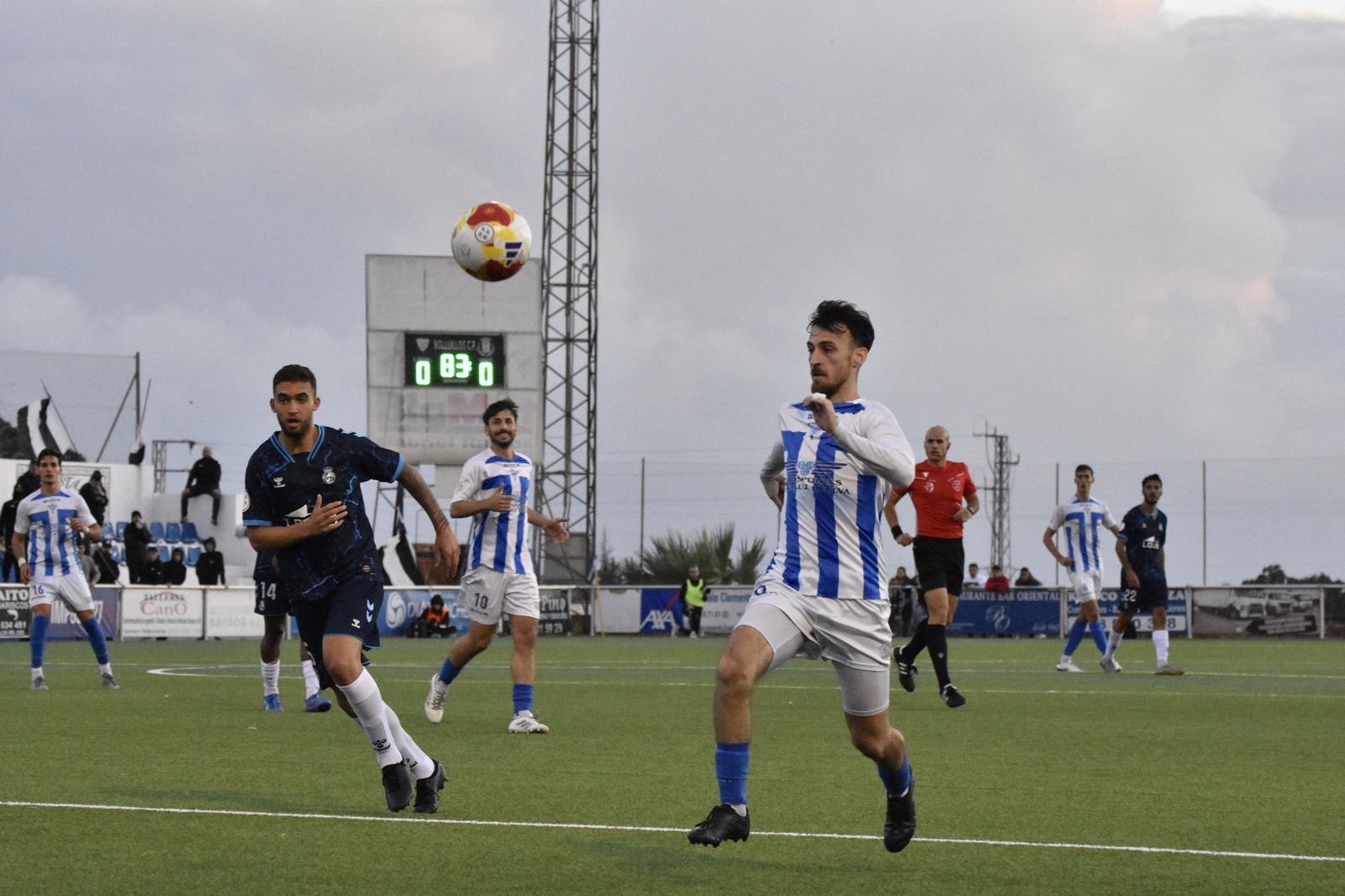 Las fotos del Bollullos CF - Real Balompédica Linense de Tercera Federación (0-0)