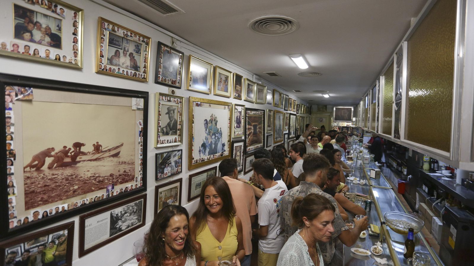 El interior de El Pimpi Florida.