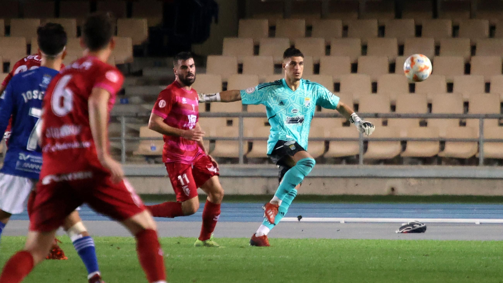 César, en un partido del Xerez CD contra el Antoniano. César, en un partido del Xerez CD contra el Antoniano.