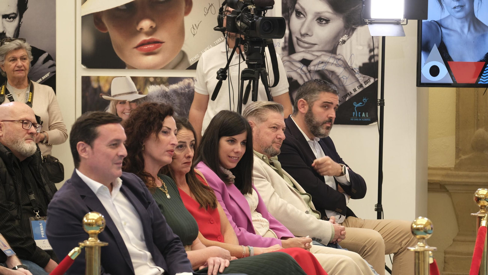 Verónica Sánchez, una estrella de FICAL en el Paseo de la Fama de Almería, en imágenes