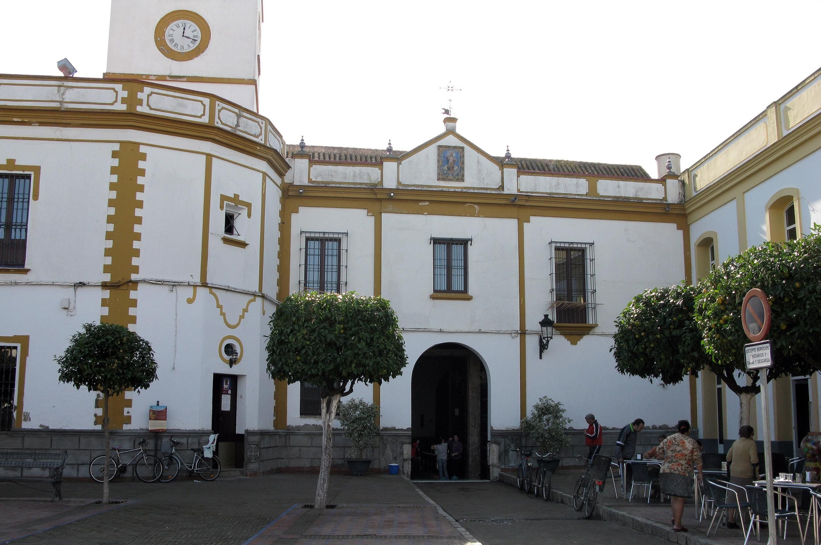 Plaza central del municipio de La Algaba