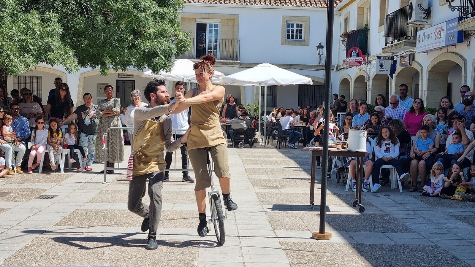 La actuación de Dolce Salato en la Feria del Libro de Guadalcacín.