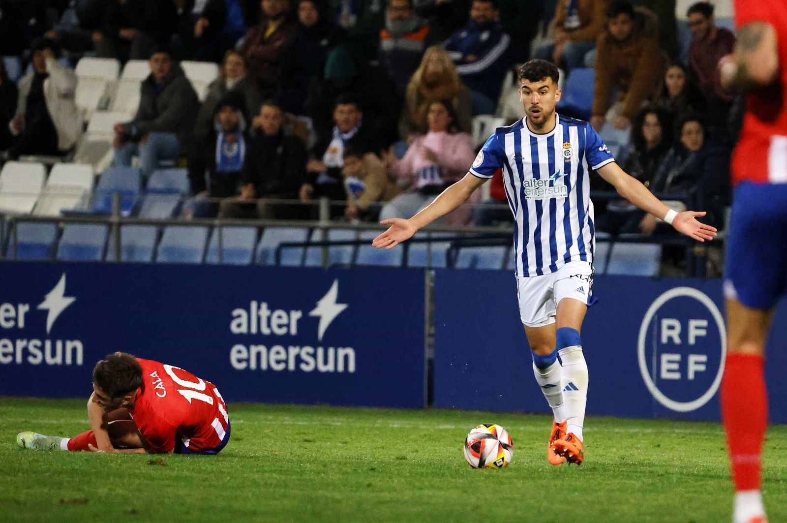 Rubén Serrano, durante el encuentro con el Atlético de Madrid B la pasada temporada.