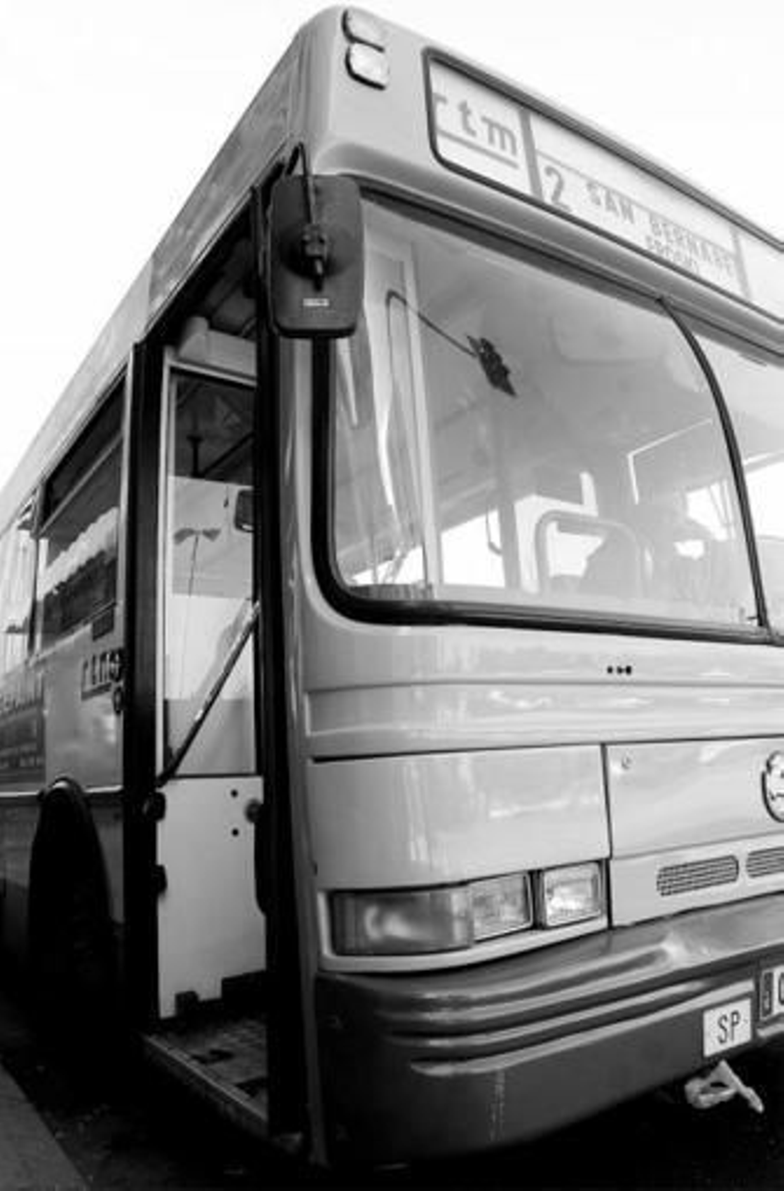 Imagen del autobús de la CTM que cubre la línea de San Bernabé.