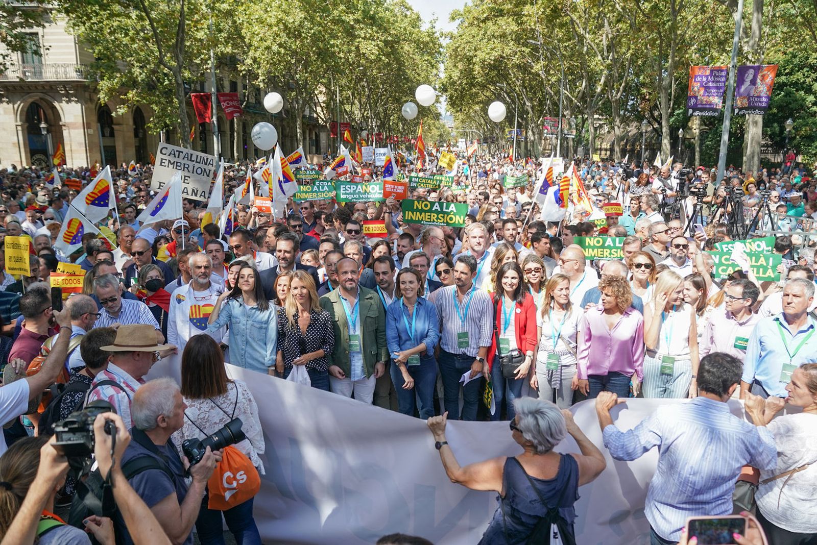 Políticos del PP en la manifestación a favor del bilingüismo en Cataluña.