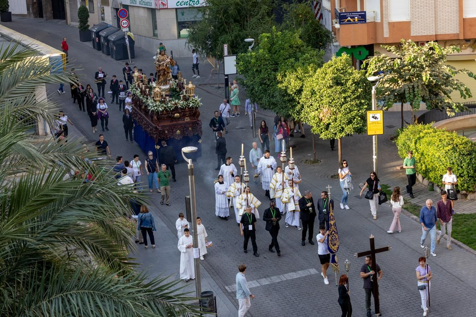 Un Jaén repleto de fieles acompañan los traslados de las veinte imágenes de la Magna (II)