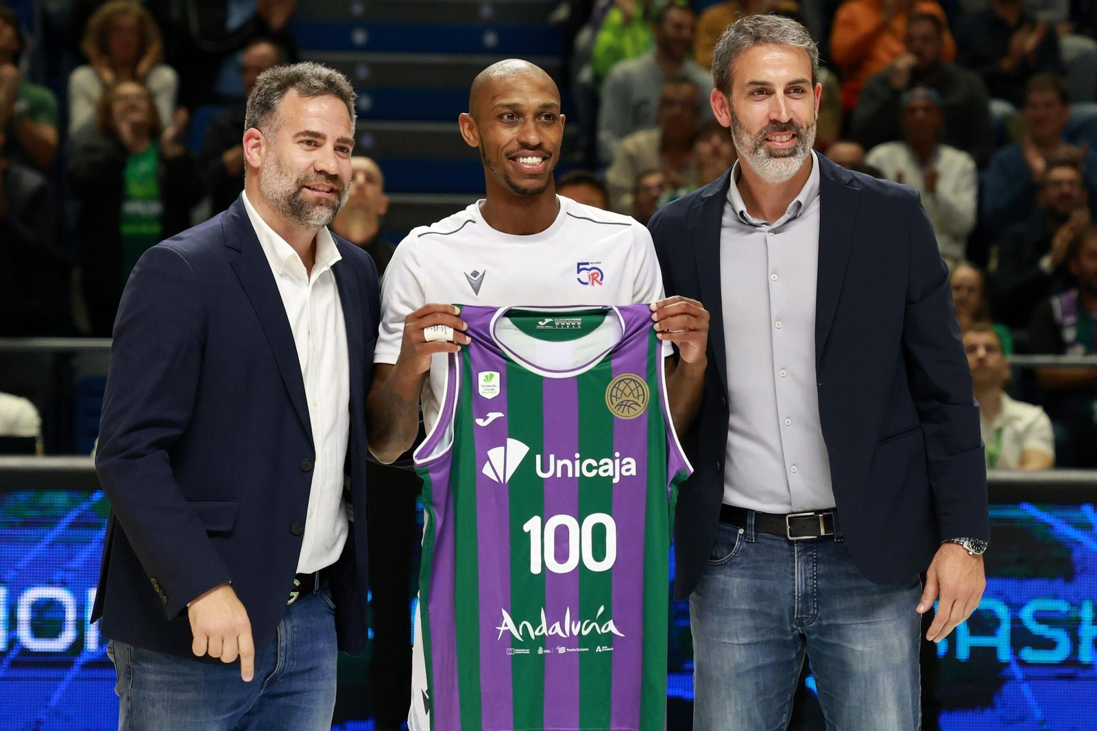 Jamar Smith recibió el cariño del Carpena y del Unicaja