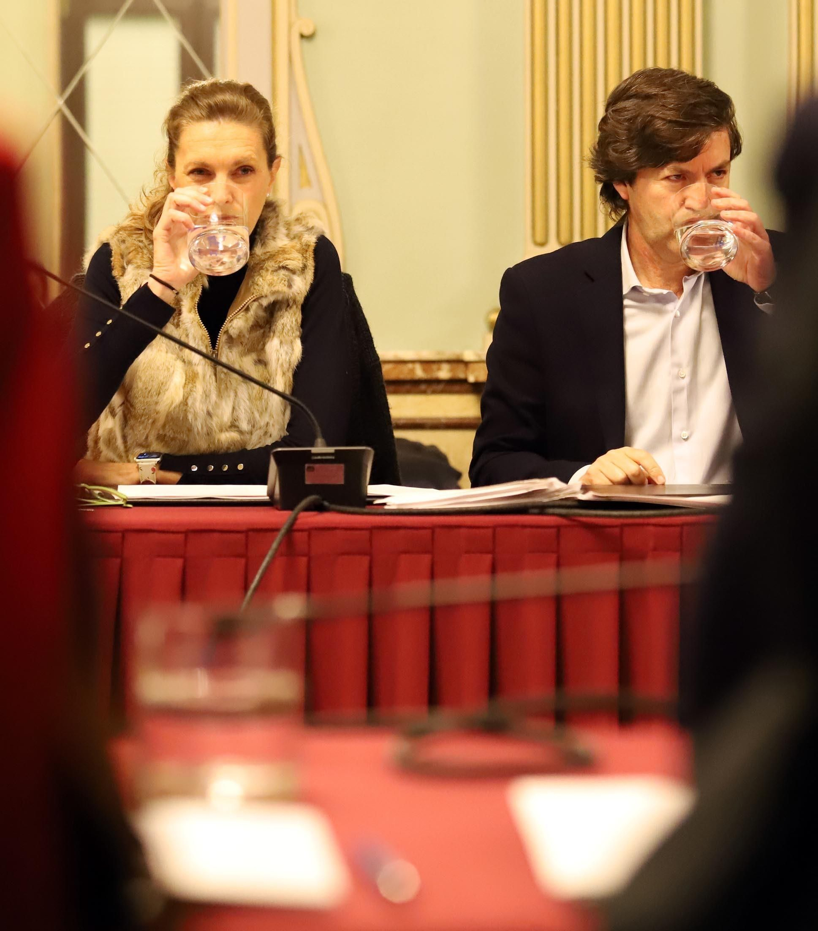 Imágenes del pleno del Ayuntamiento de Huelva