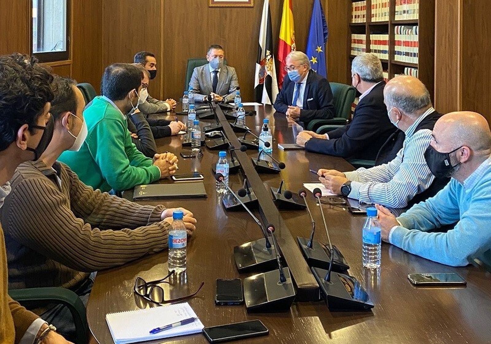 El presidente de la APA, Jesús Caicedo Bernabé, se reúne con el presidente de la Autoridad Portuaria de la Ciudad Autónoma, Juan Manuel Doncel