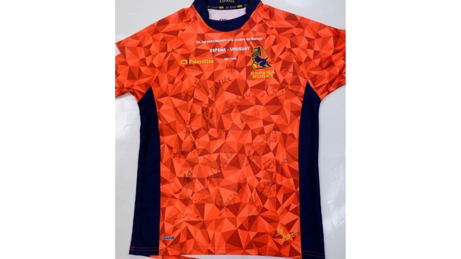 Camiseta sin estrenar, claro.