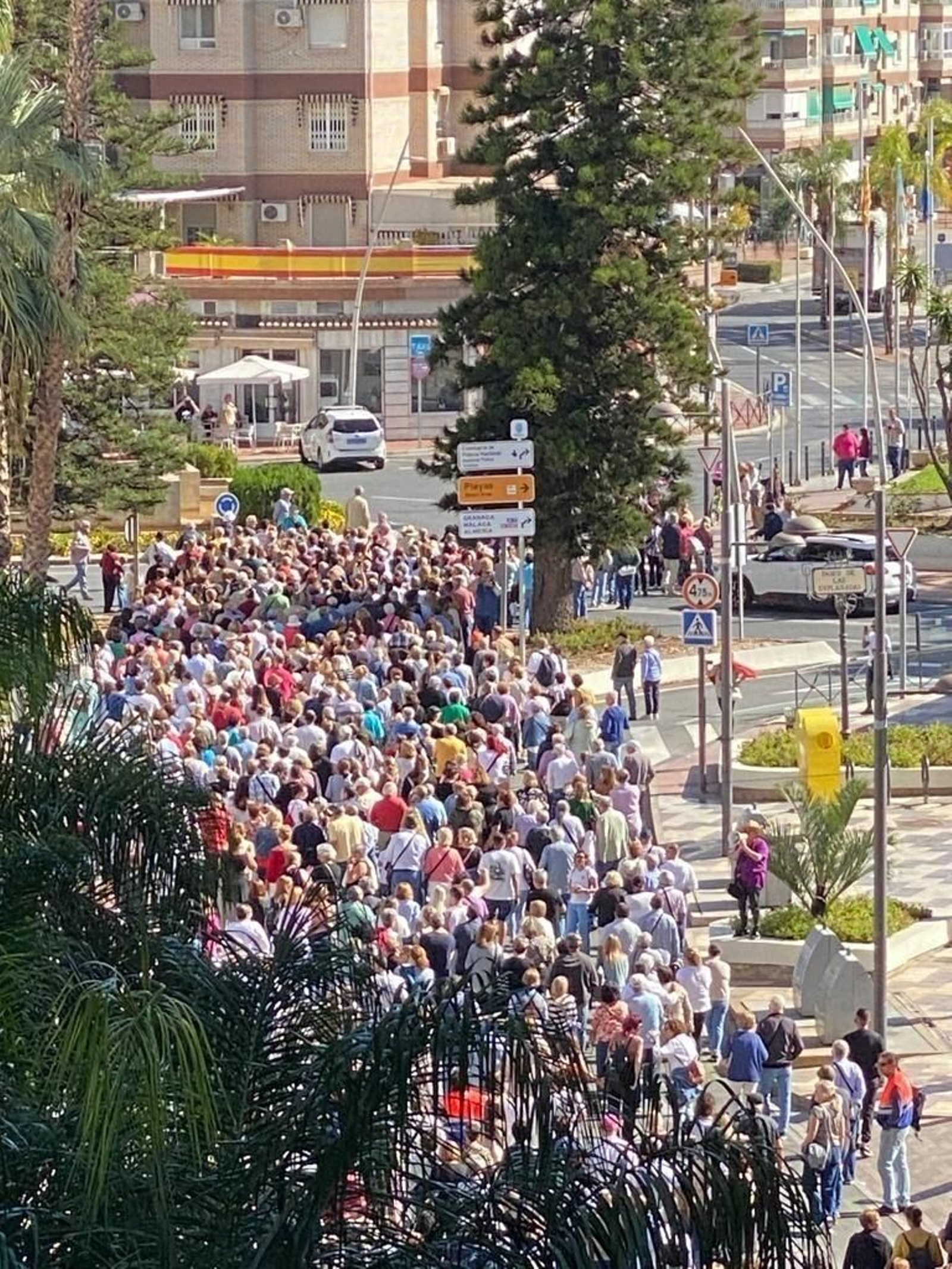 Conforme ha ido avanzando por el centro de Motril se han unido más personas a la marcha