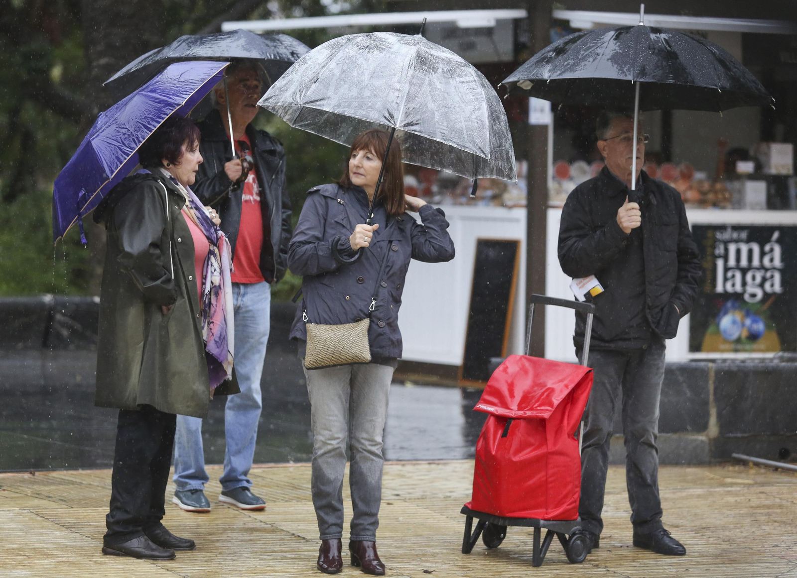Las estampas que está dejando la lluvia en Málaga