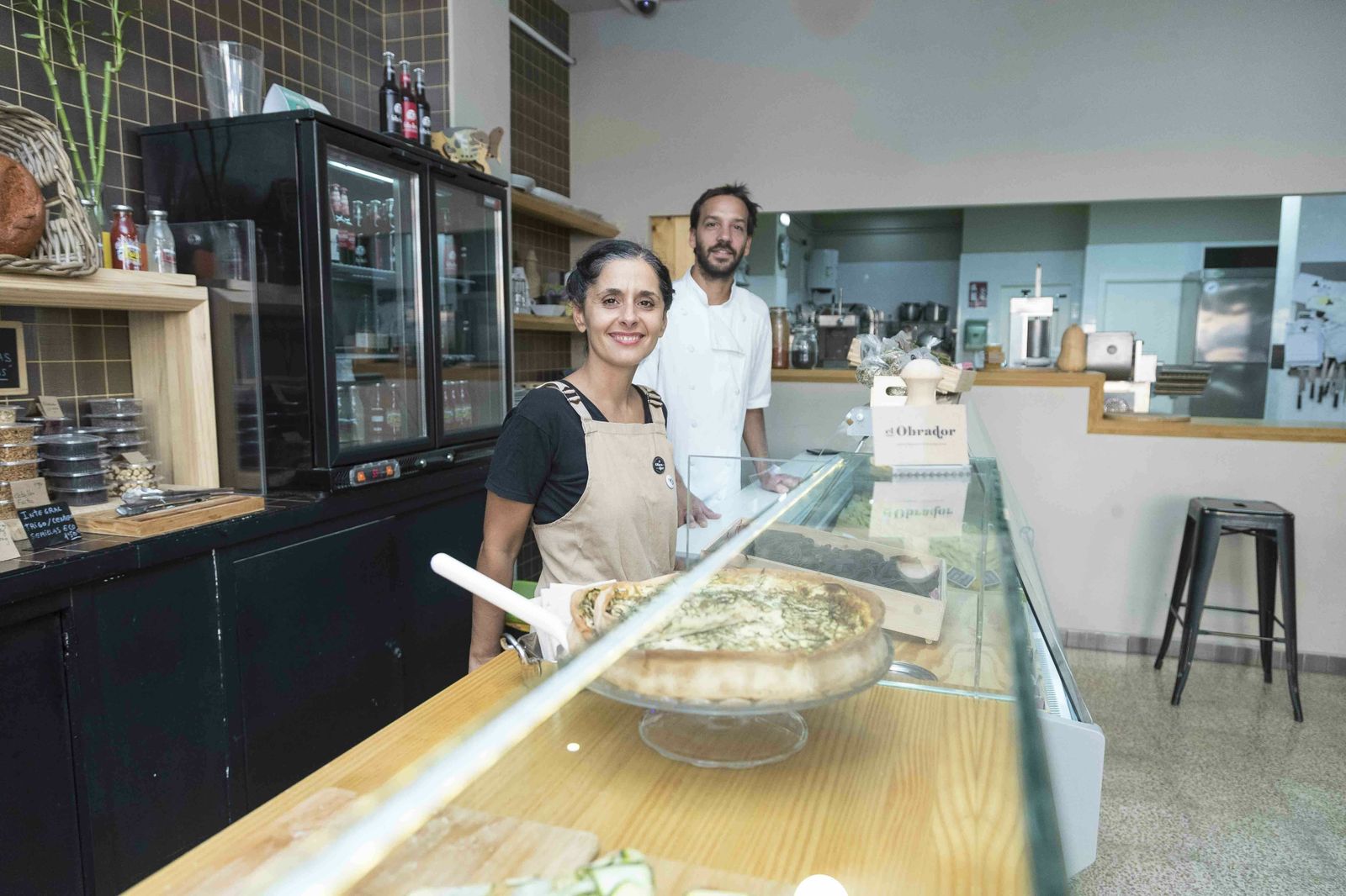 Natalia Trujillo y Juan Mera, en su Obrador de pasta fresca y otras delicias en San Julián