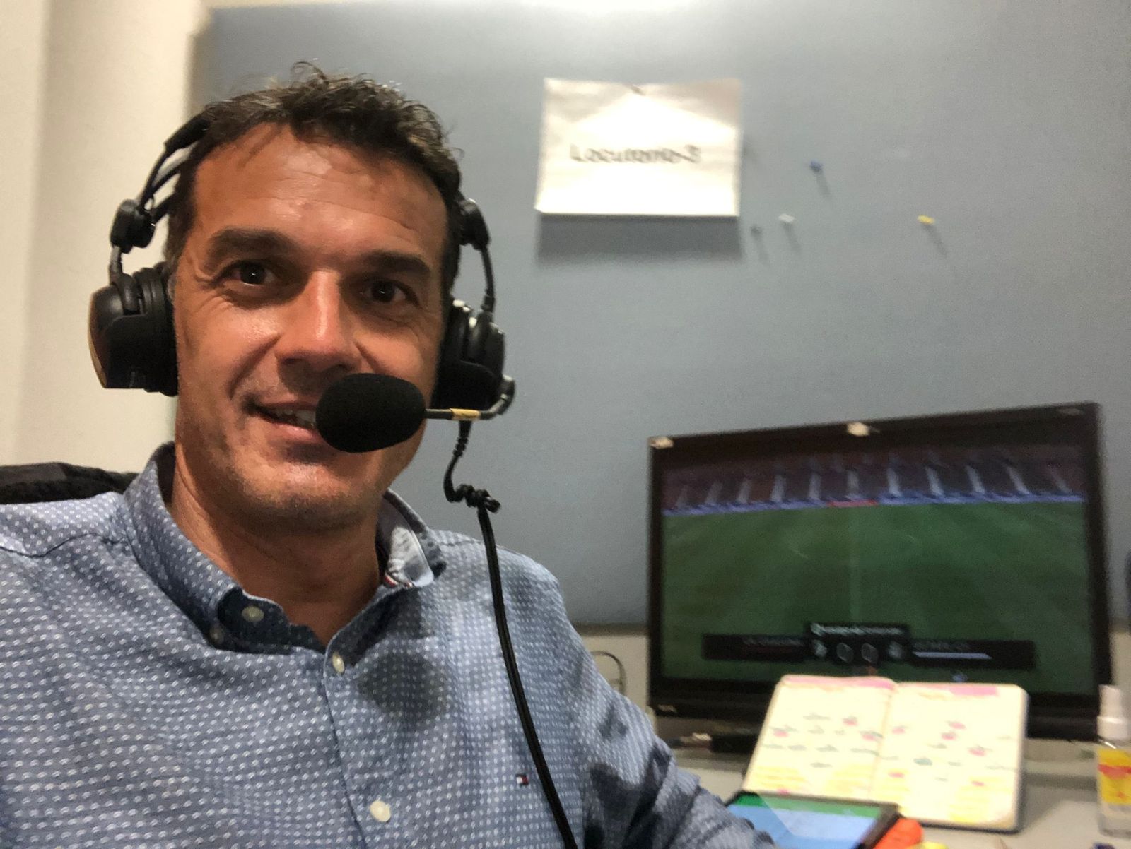 Esteban en su faceta de comentarista en Gol Tv y LaLiga BAR