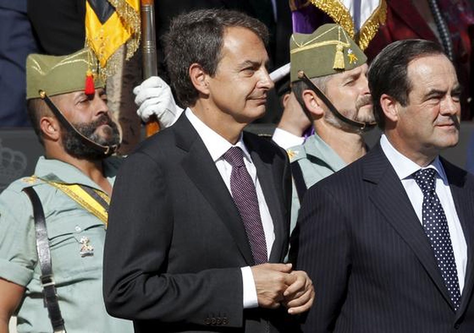 Desfile militar con motivo del día de la Fiesta Nacional. / EFE
