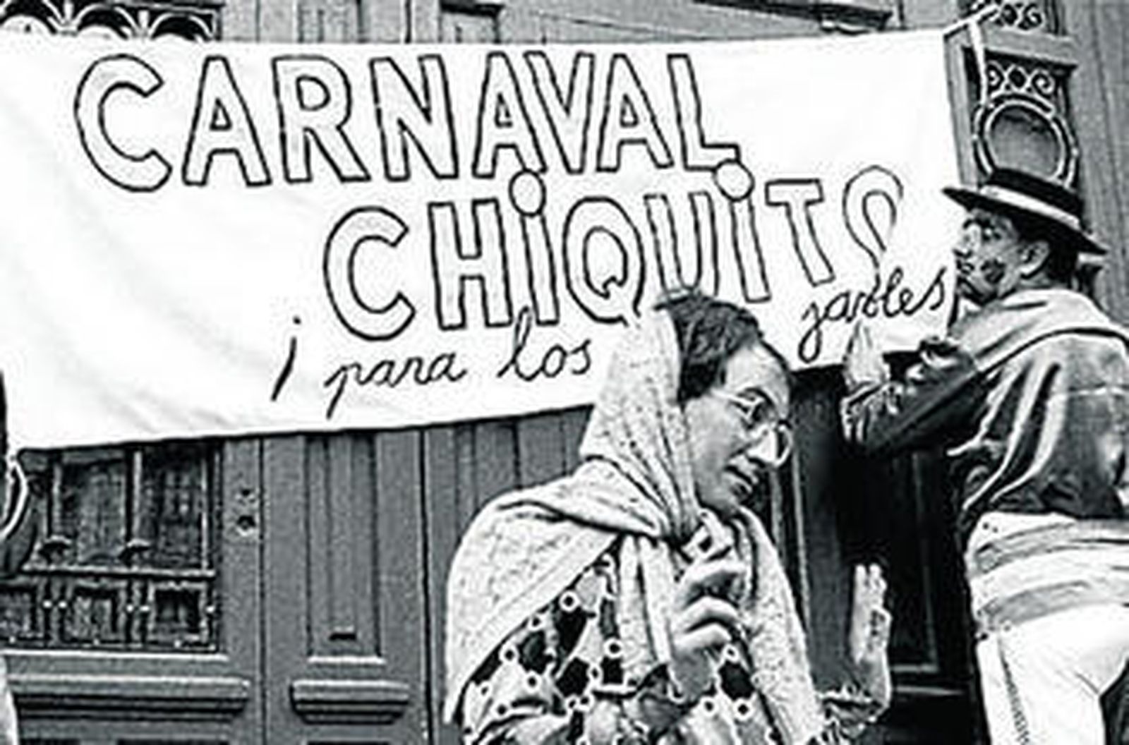 1987 Numeroso público en el llamado 'Carnaval chiquito'