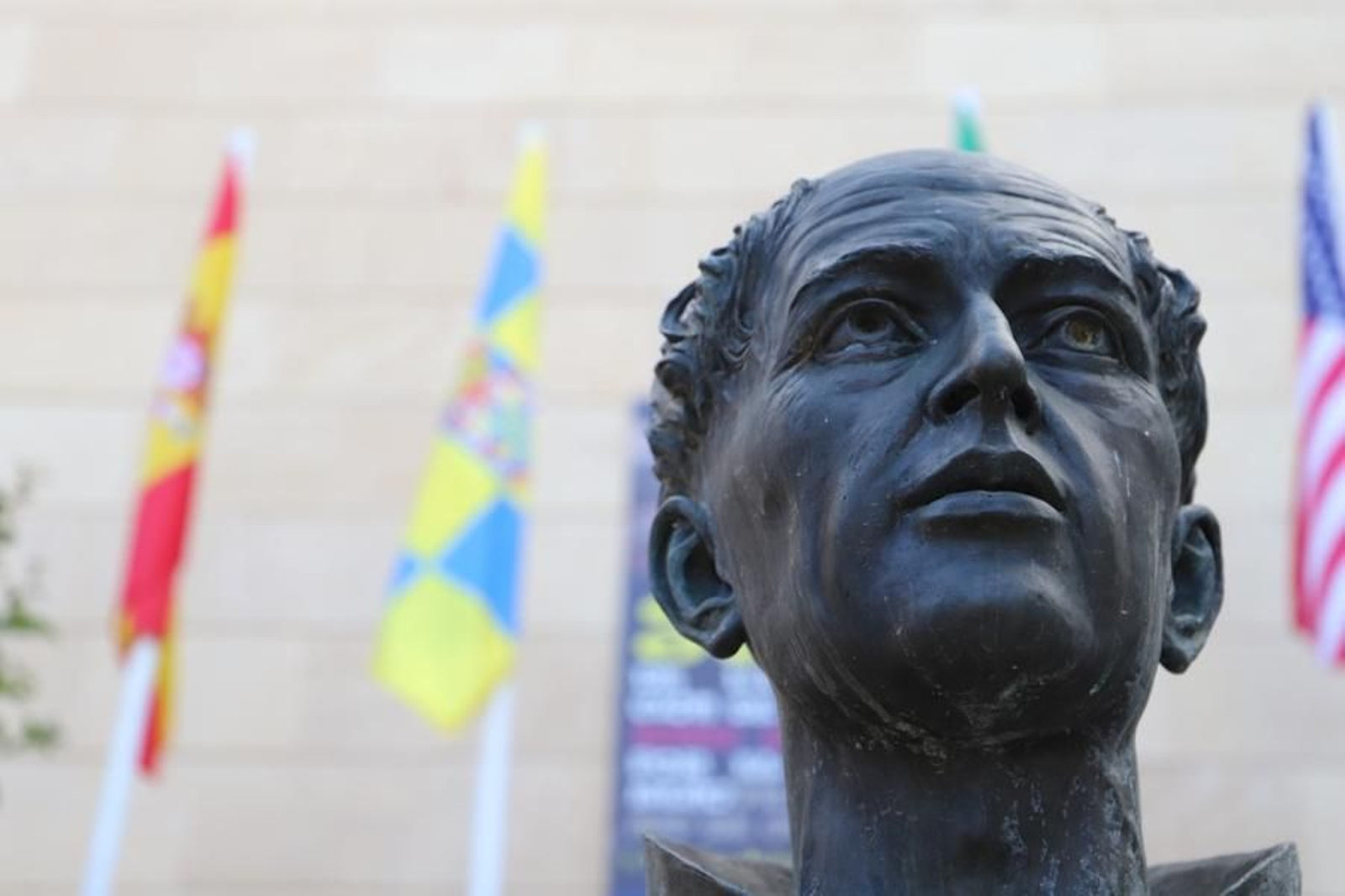 Busto de Fray Antonio de Olivares en Moguer
