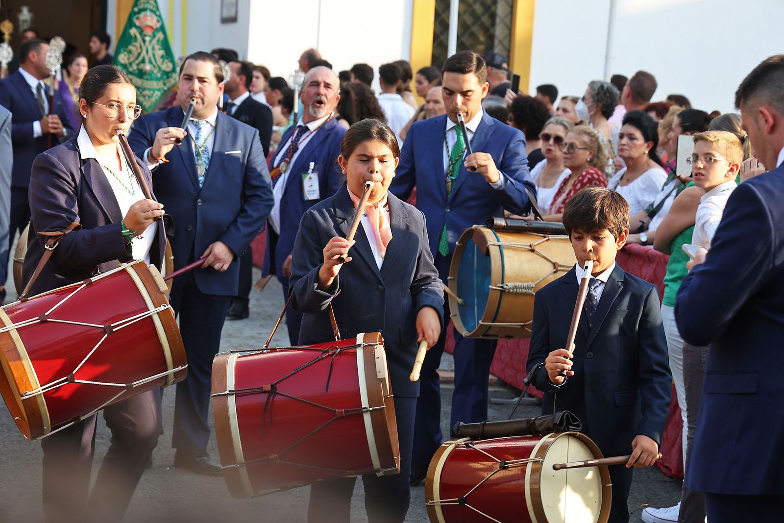 Imágenes del Rosario Jubilar rociero celebrado por las 25 hermandades filiales de la Matriz de Almonte en La Merced