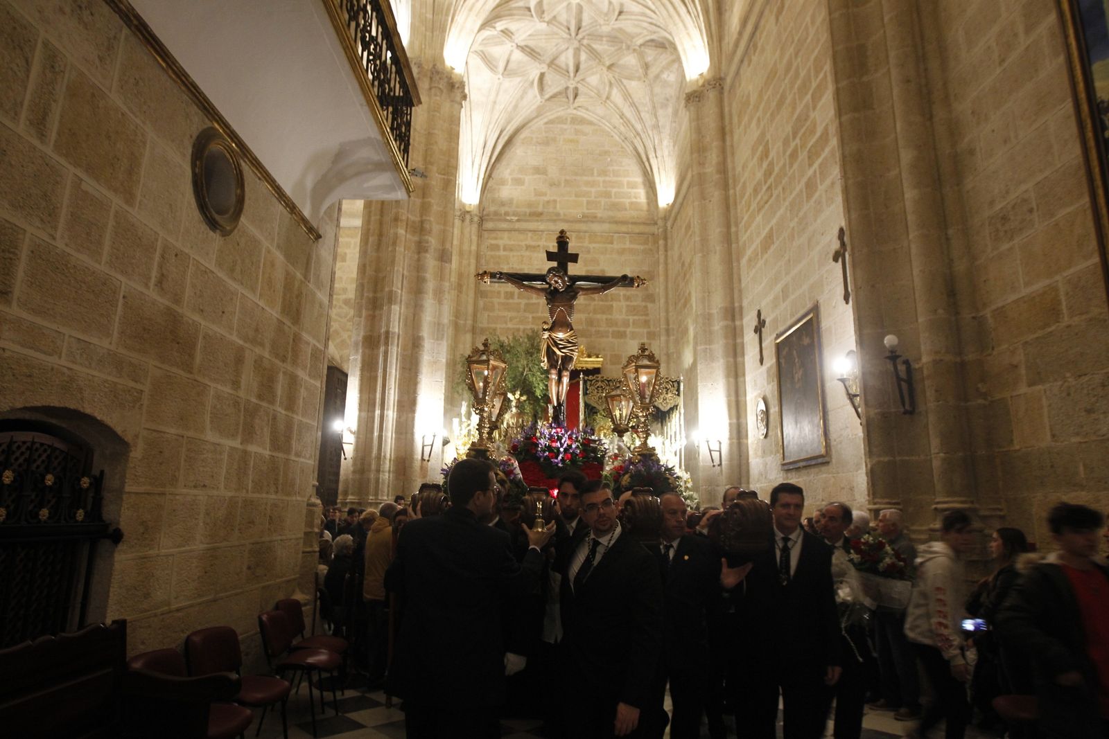 Imágenes Via Crucis Santo Cristo de la Escucha. Semana Santa Almería 2019