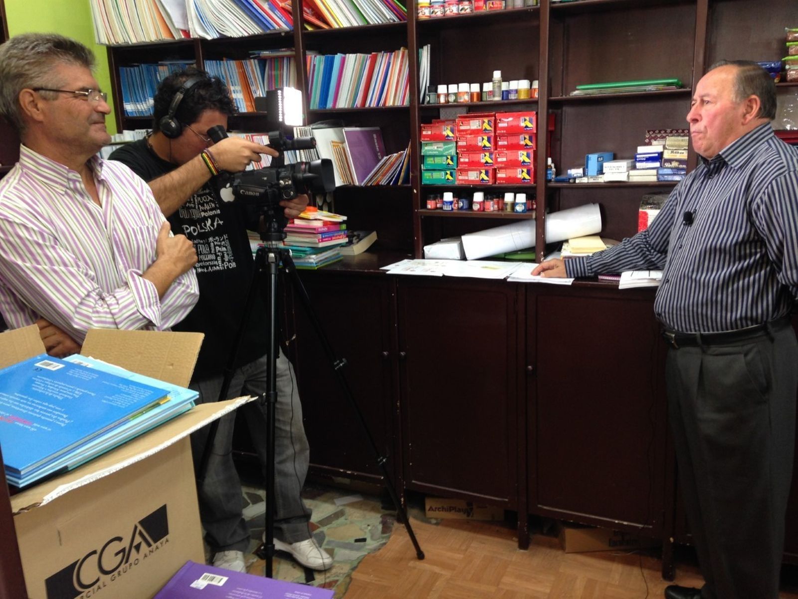 1. José de la Cerda Pérez, 'el Chico', durante la grabación del documental.              2. Antonio Córdoba García, primer personaje que aparece en la filmación.                 3. Manuel Pérez Gómez, conocido como 'el Tito', en el Antiguo Hotel Triana.