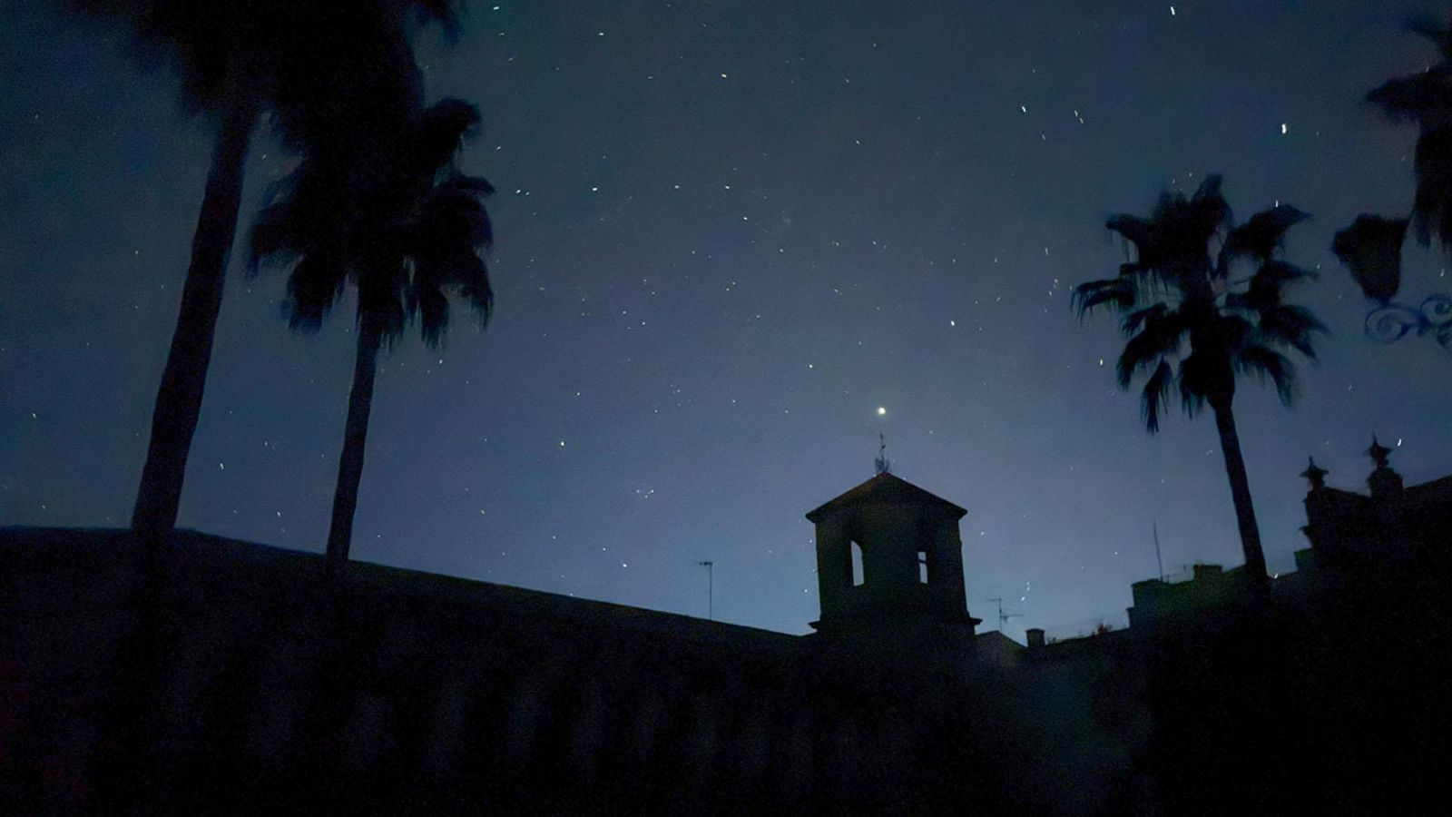 Cielo estrellado de Torredonjimeno este lunes por la noche, en pleno apagón nacional.