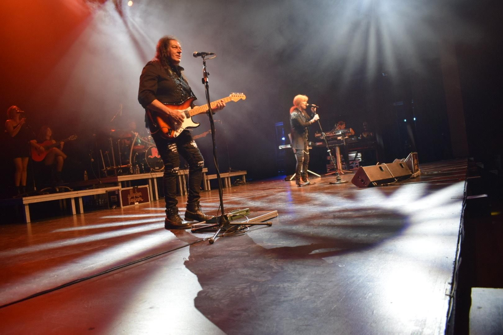 Medina Azahara durante el concierto ofrecido el sábado en el Teatro Auditorio de El Ejido.