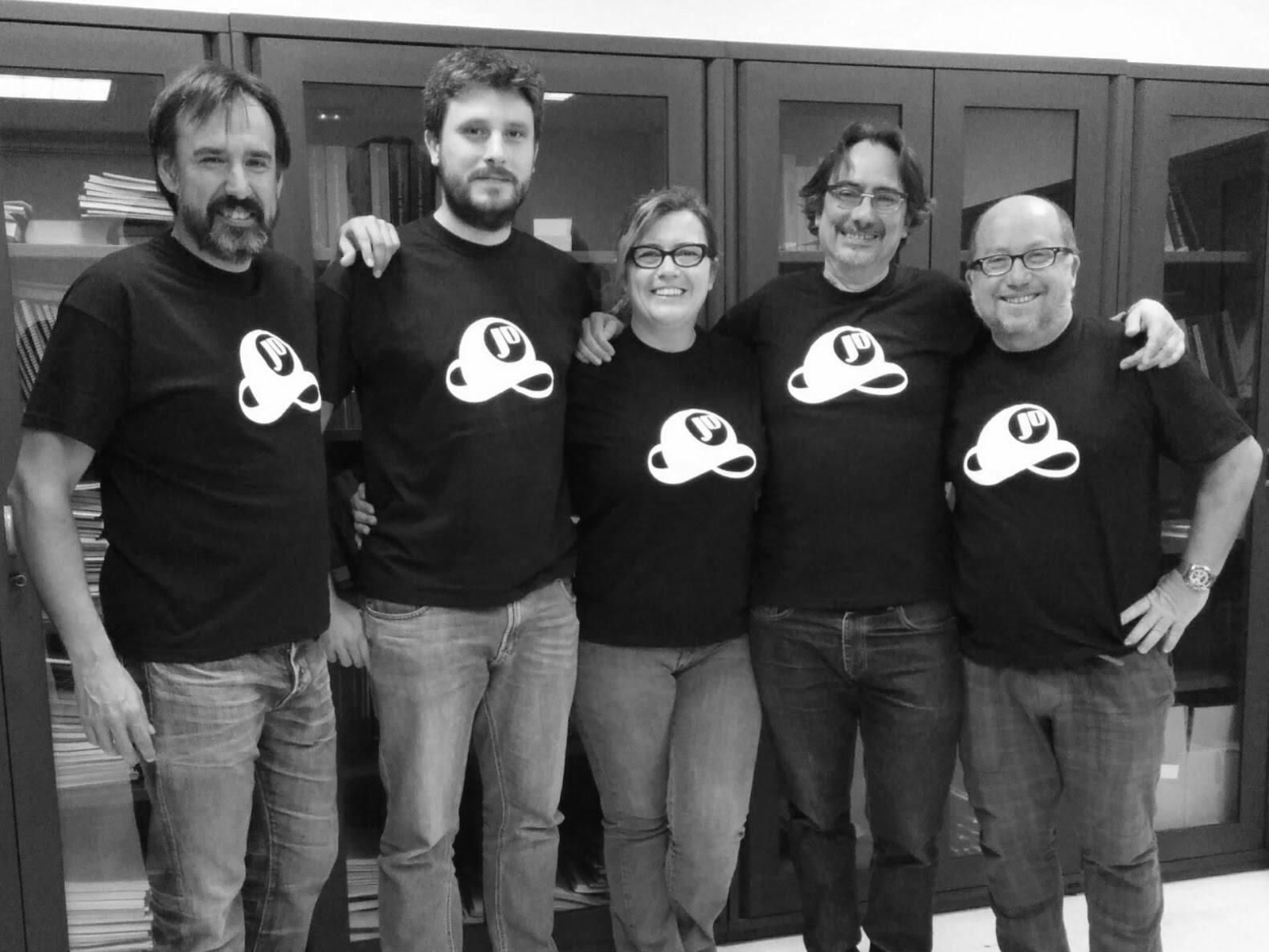 1. Organizadores de Ciencia Jot Down. De izquierda a derecha: Ángel Fernández, Enrique F. Borja, Clara Grima, Carlos A. García y Alberto Márquez. 2. El público en ediciones anteriores de Ciencia Jot Down.