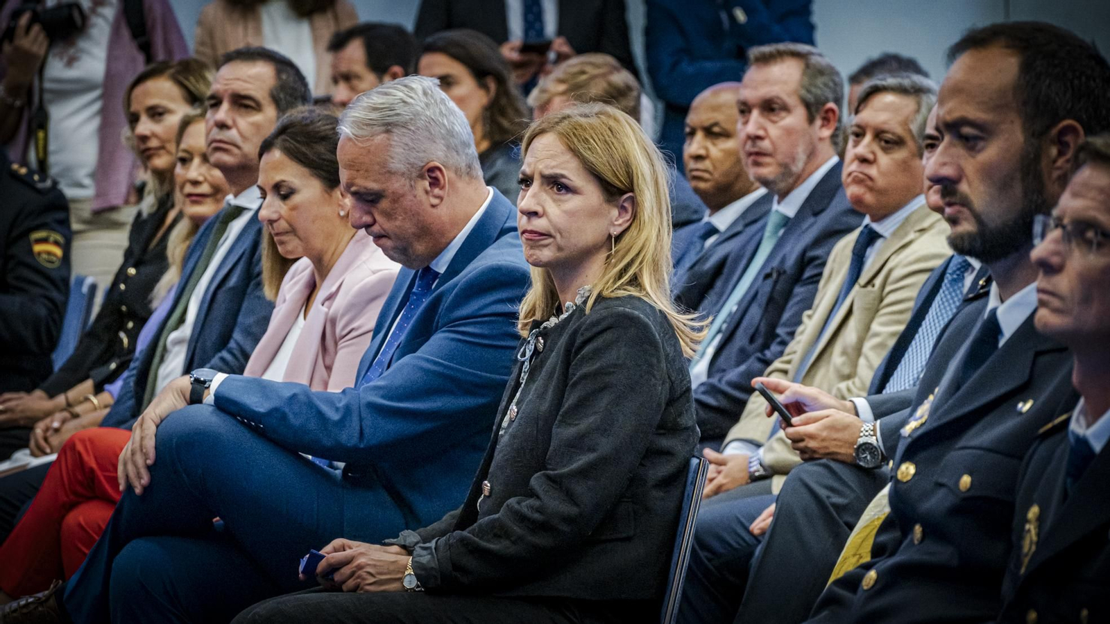 Las imágenes de la celebración del acto del Día de la Policía Nacional en Cádiz.