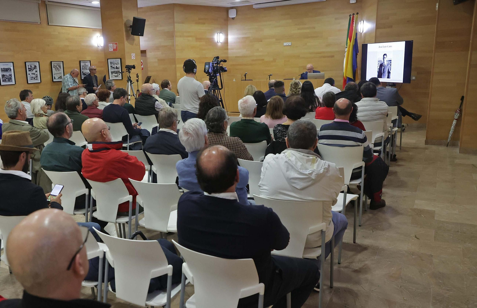 Fotos del X aniversario del centro documental José Luis Cano en Algeciras