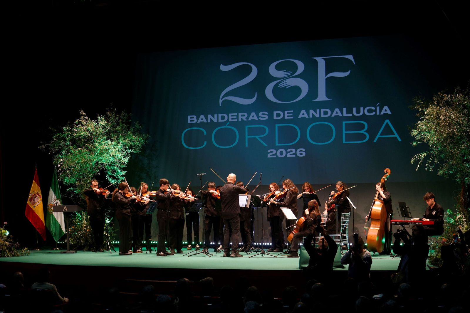 La entrega de las Banderas de Andalucía por el 28F en Córdoba, en imágenes