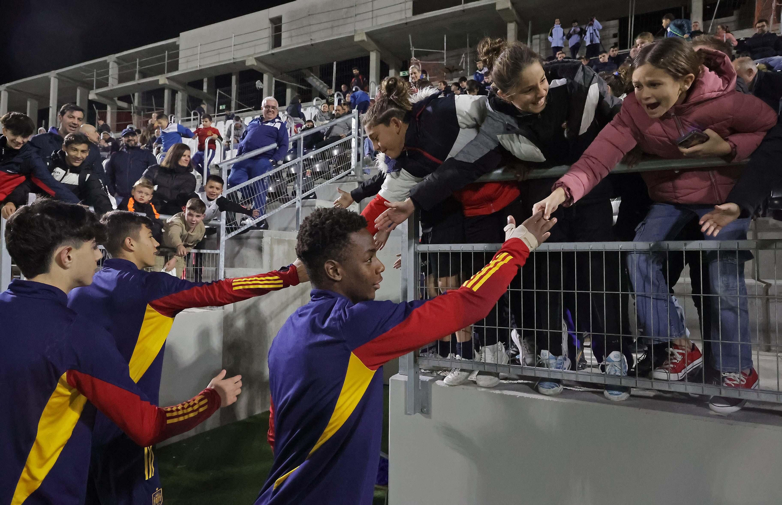 Fotos del entrenamiento de la selección española sub-17 de fútbol en el Ciudad de La Línea