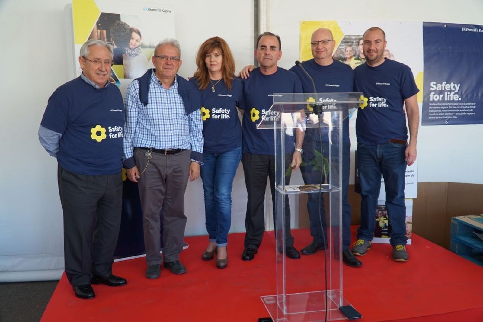Parte del equipo con el alcalde.