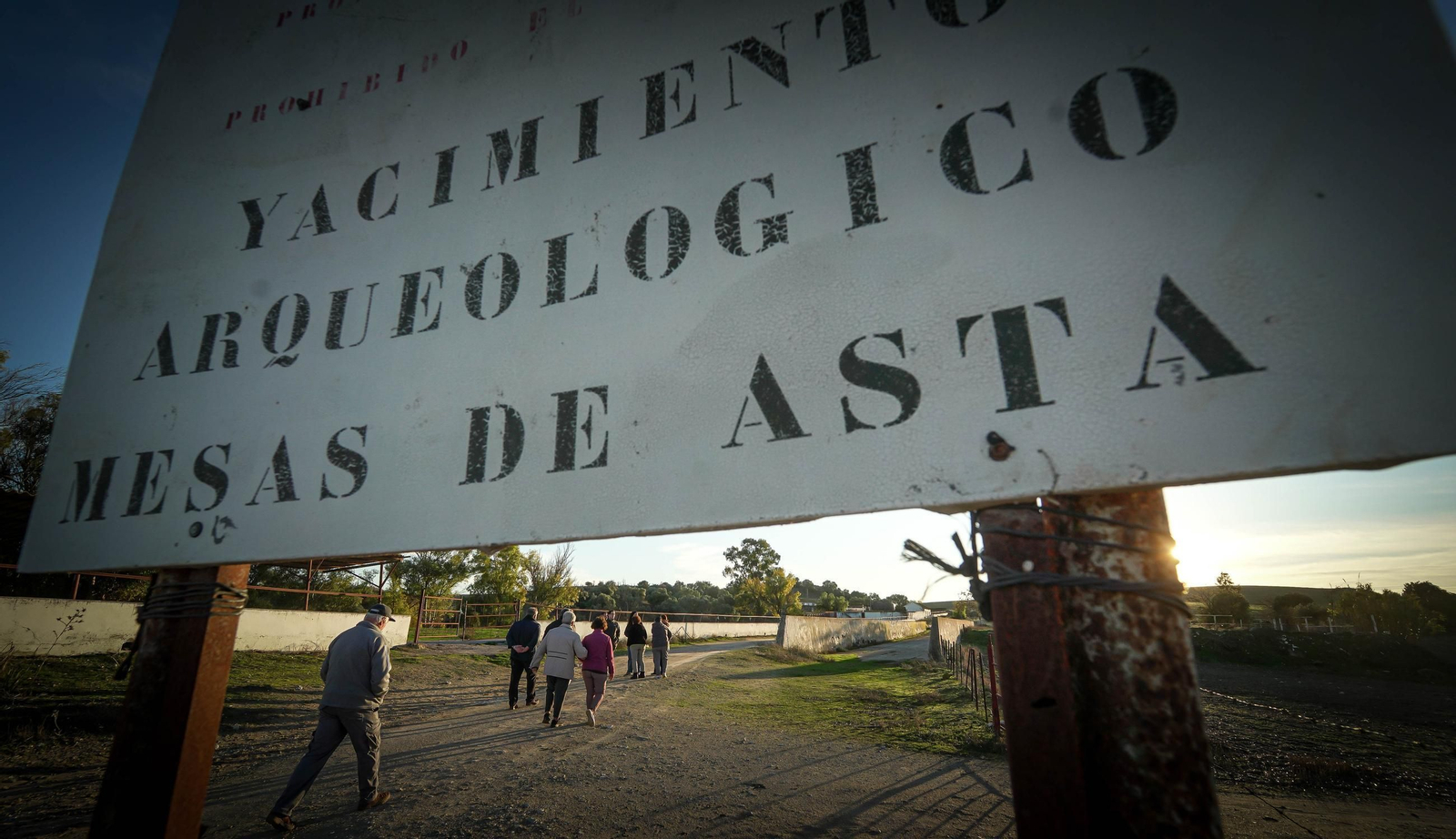 Imágenes de los vecinos de Mesas de Asta en los terrenos de Asta Regia