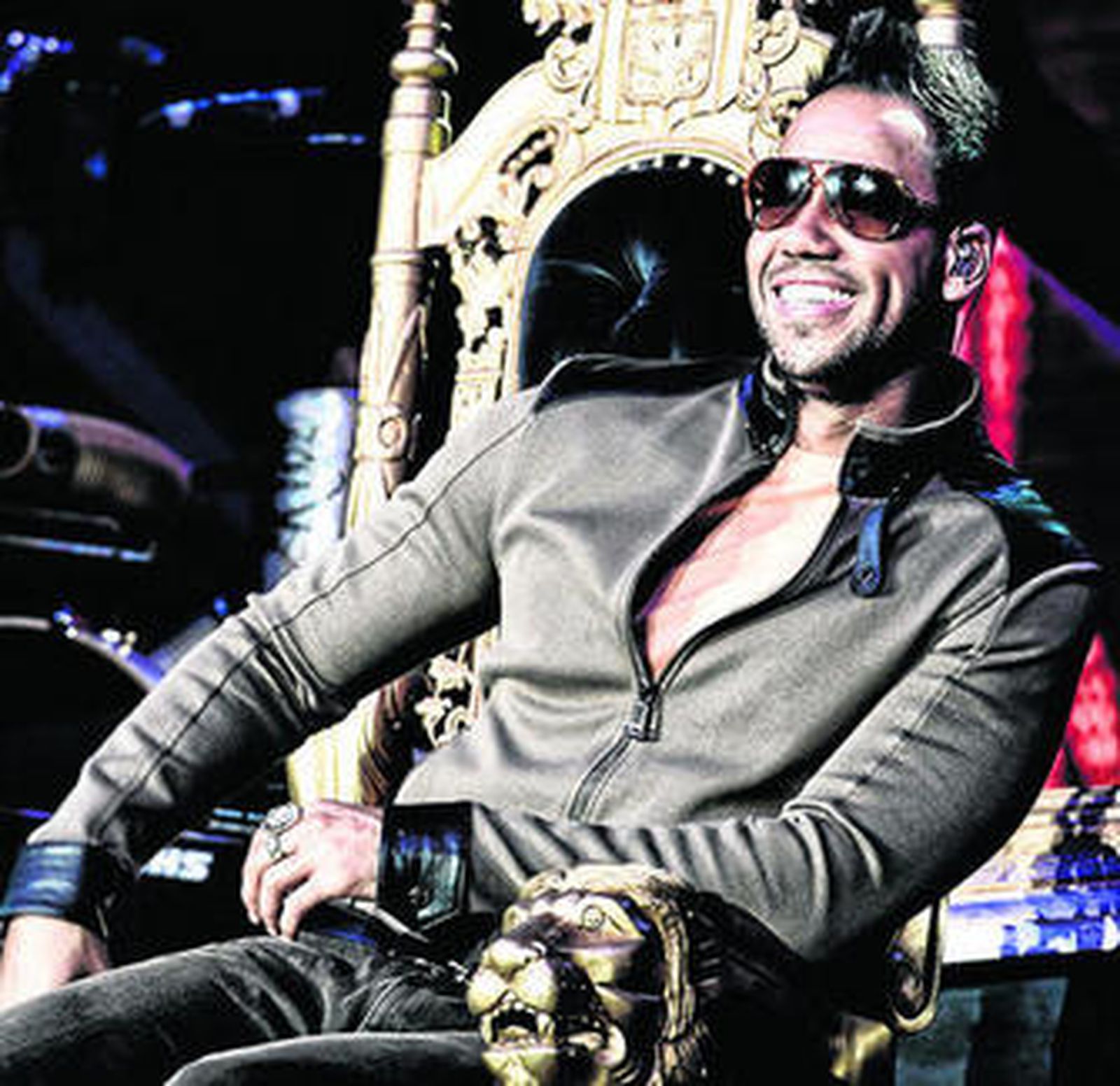 Romeo Santos, un rey en su trono.