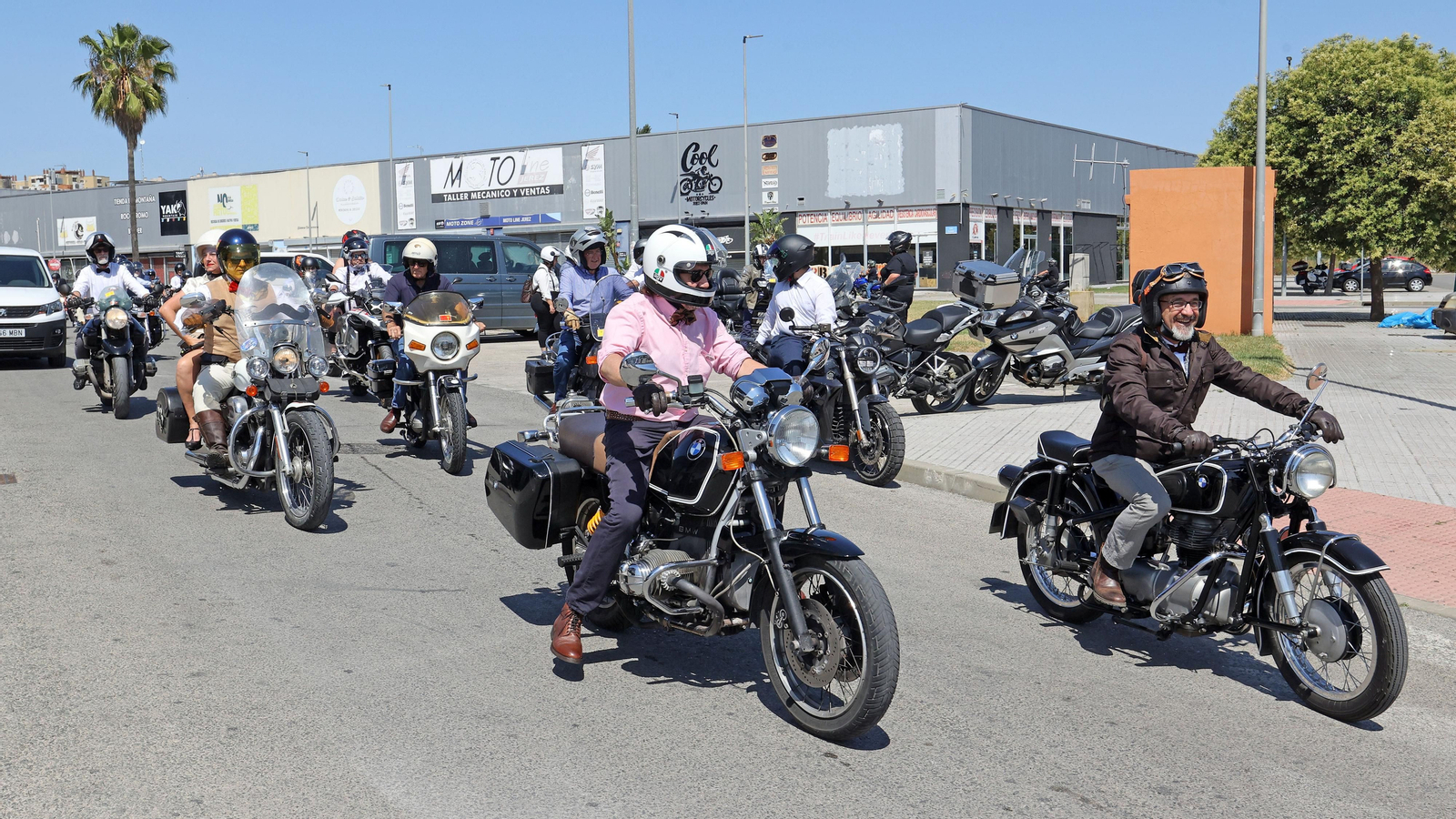 Búscate en el evento motero solidario "The Distinguished Gentleman´s Ride" en Jerez