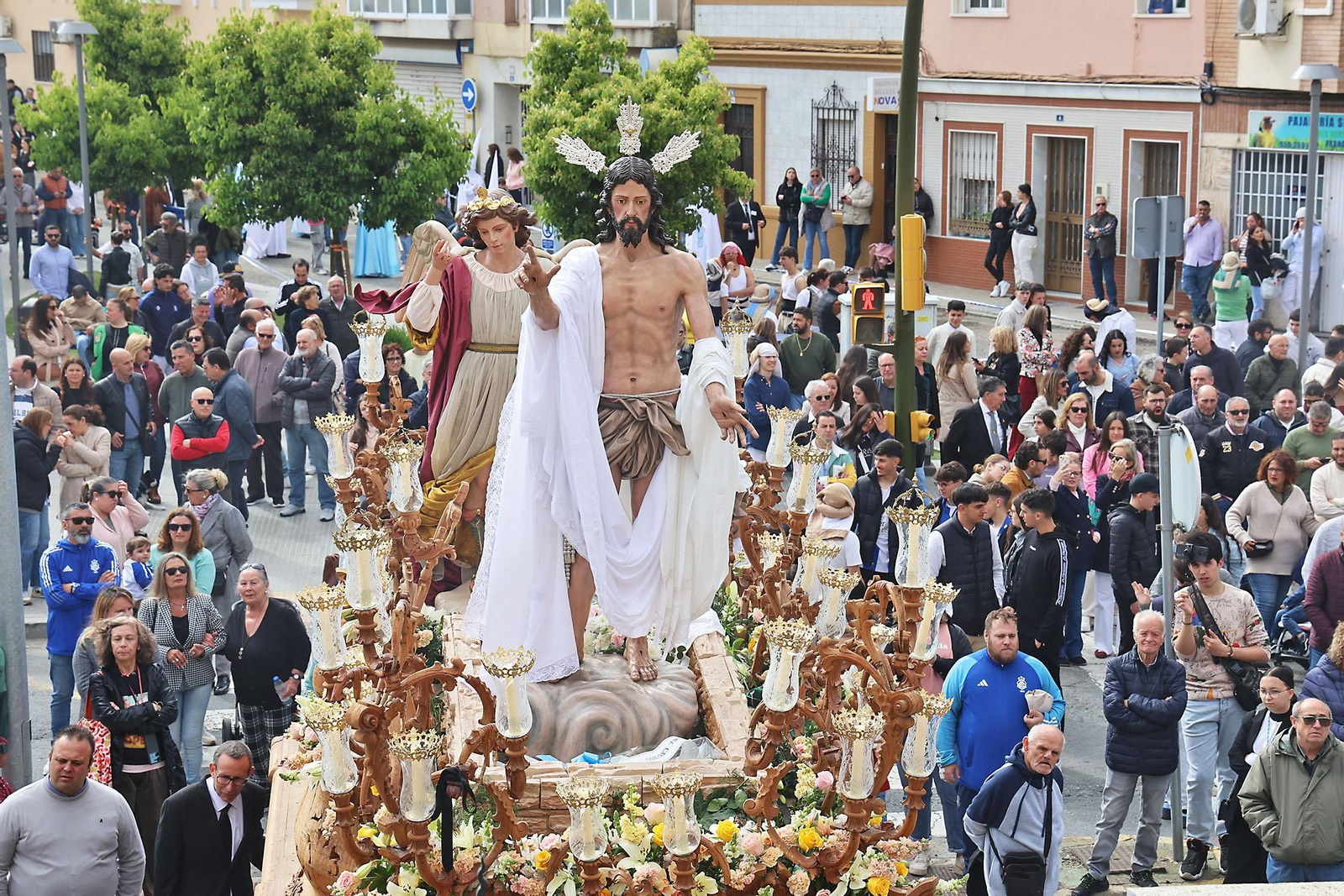 Imágenes de El Resucitado por el barrio de La Hispanidad