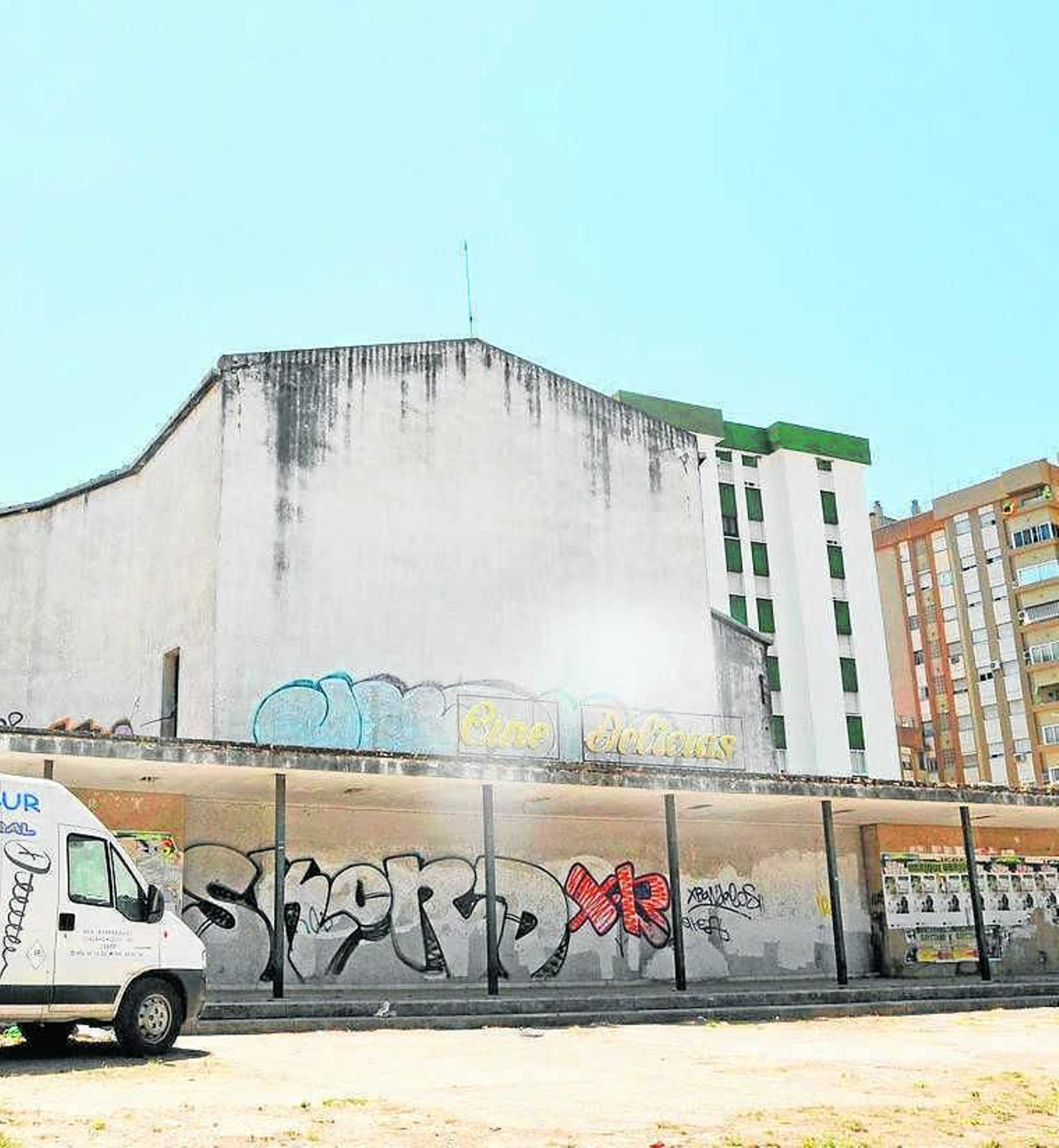 Adiós al cine Delicias