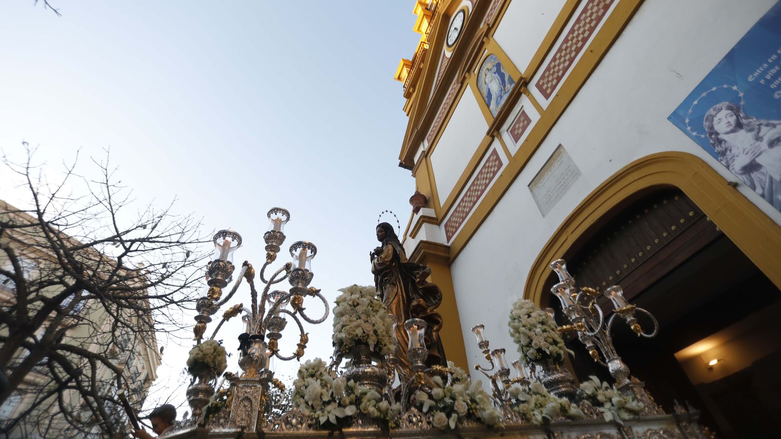 Las fotos de la procesión de la Inmaculada Concepción por las calles de la Línea