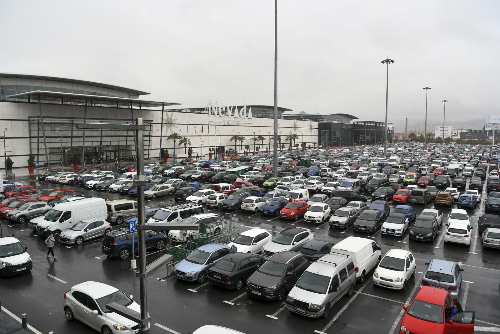 Fotos: las rebajas en el Nevada Shopping de Granada