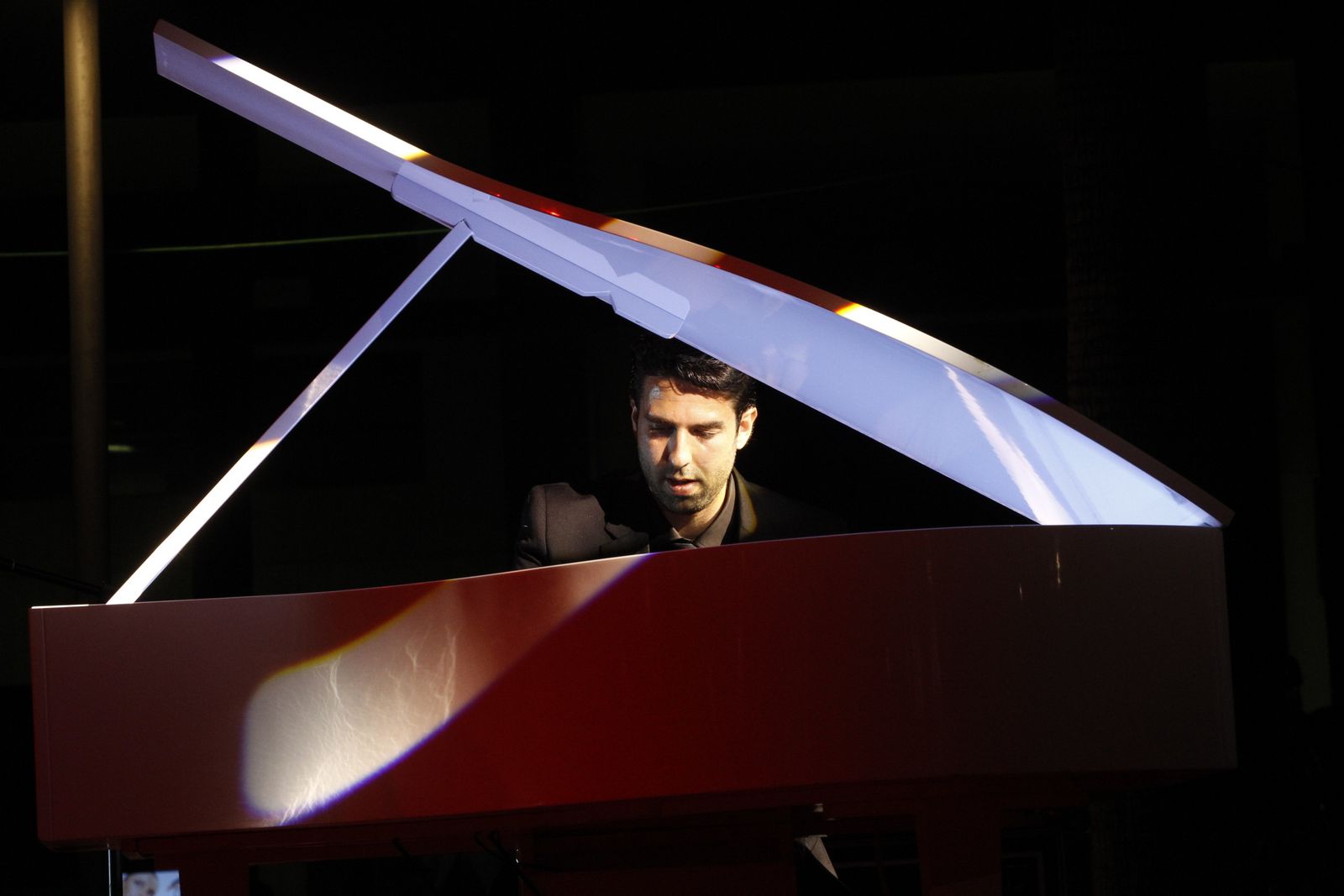 Diego Valdivia ofrecerá el primero de los conciertos del VII Encuentro Internacional Paco de Lucía.