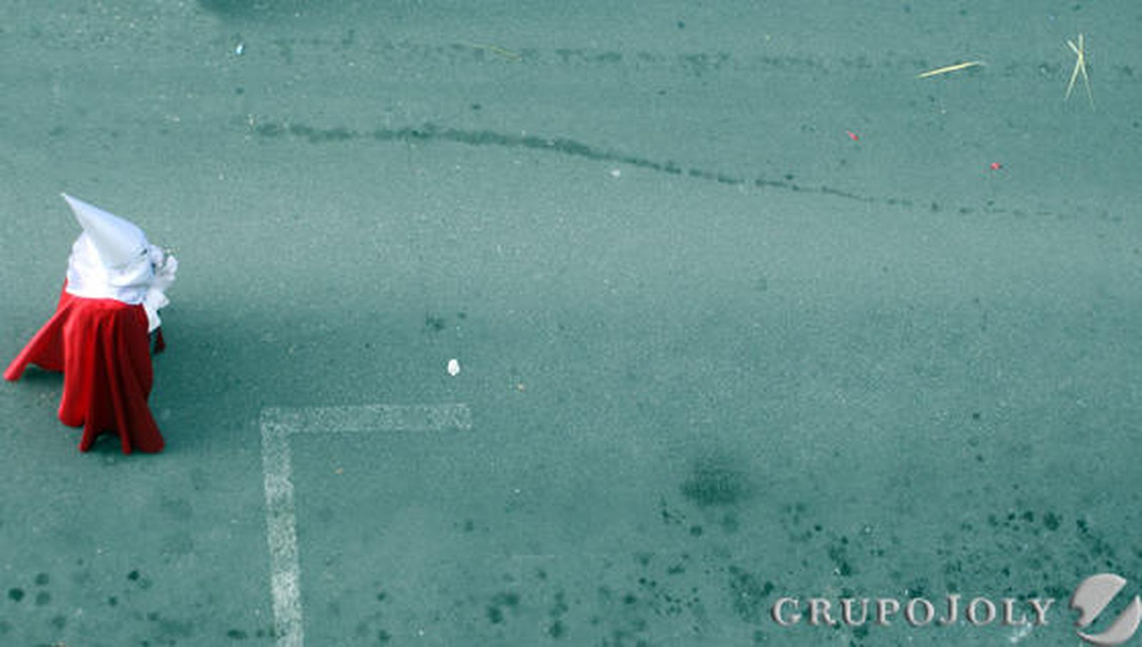 El sol acompañó al Cristo en el primer día de Semana Santa./Paco Guerrero