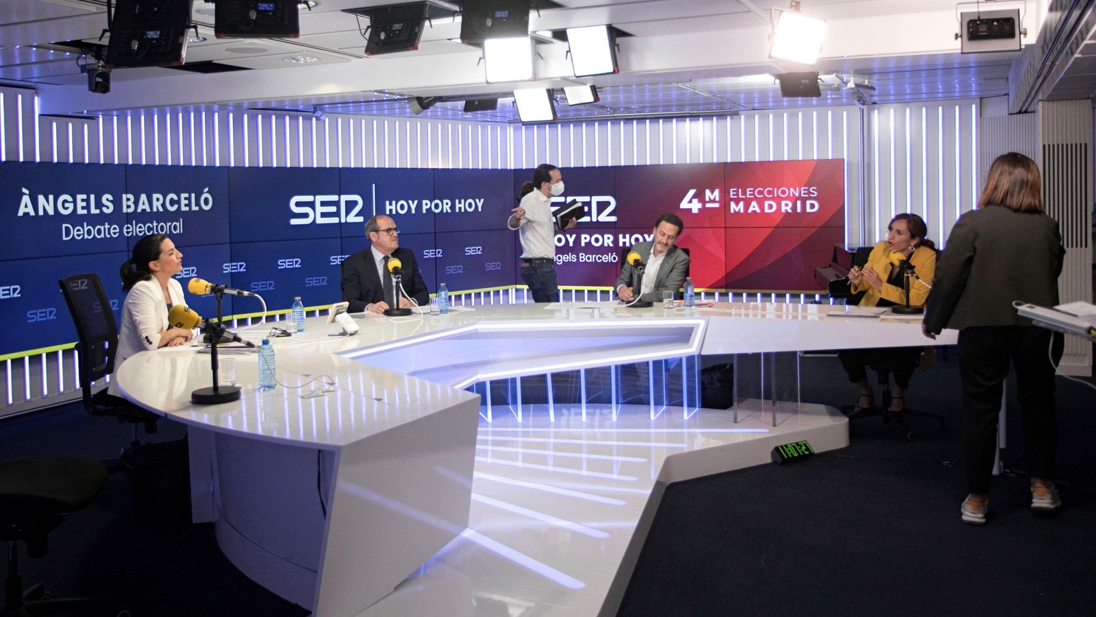 Uno de los momentos más tensos de la campaña en los estudios de la Cadena Ser.