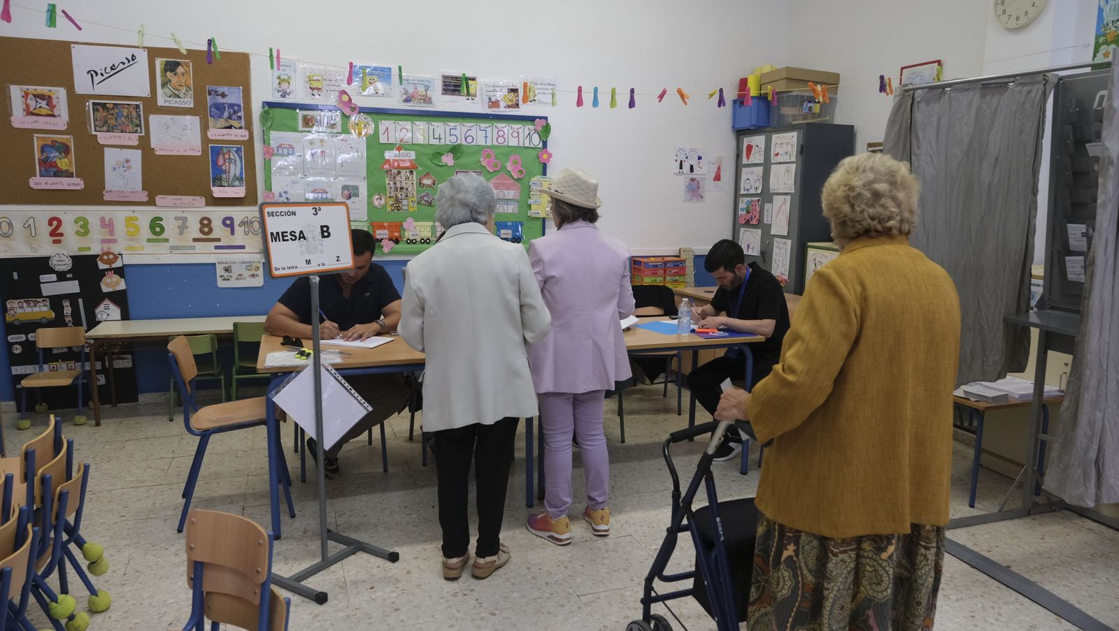 Imágenes de las votaciones en las Elecciones Municipales 2023, en Almería capital