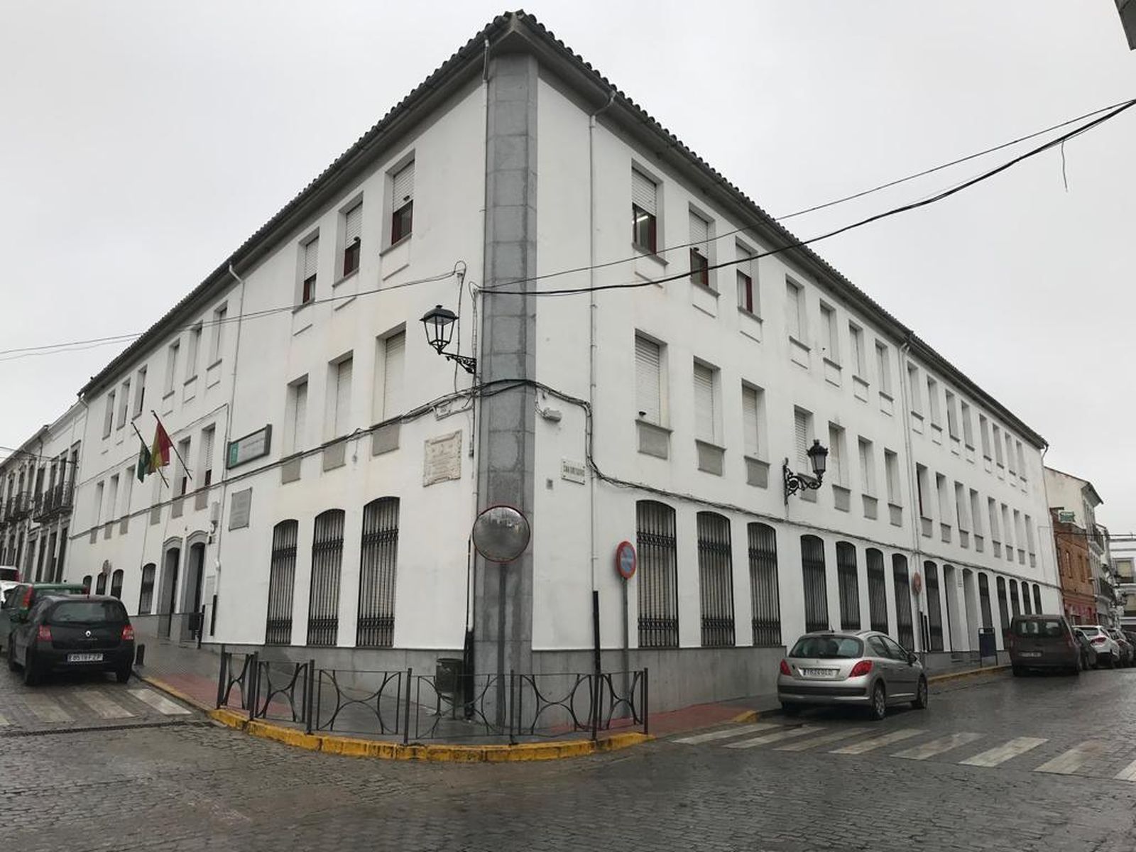 Exterior del colegio Moreno de Pedrajas de Villanueva de Córdoba