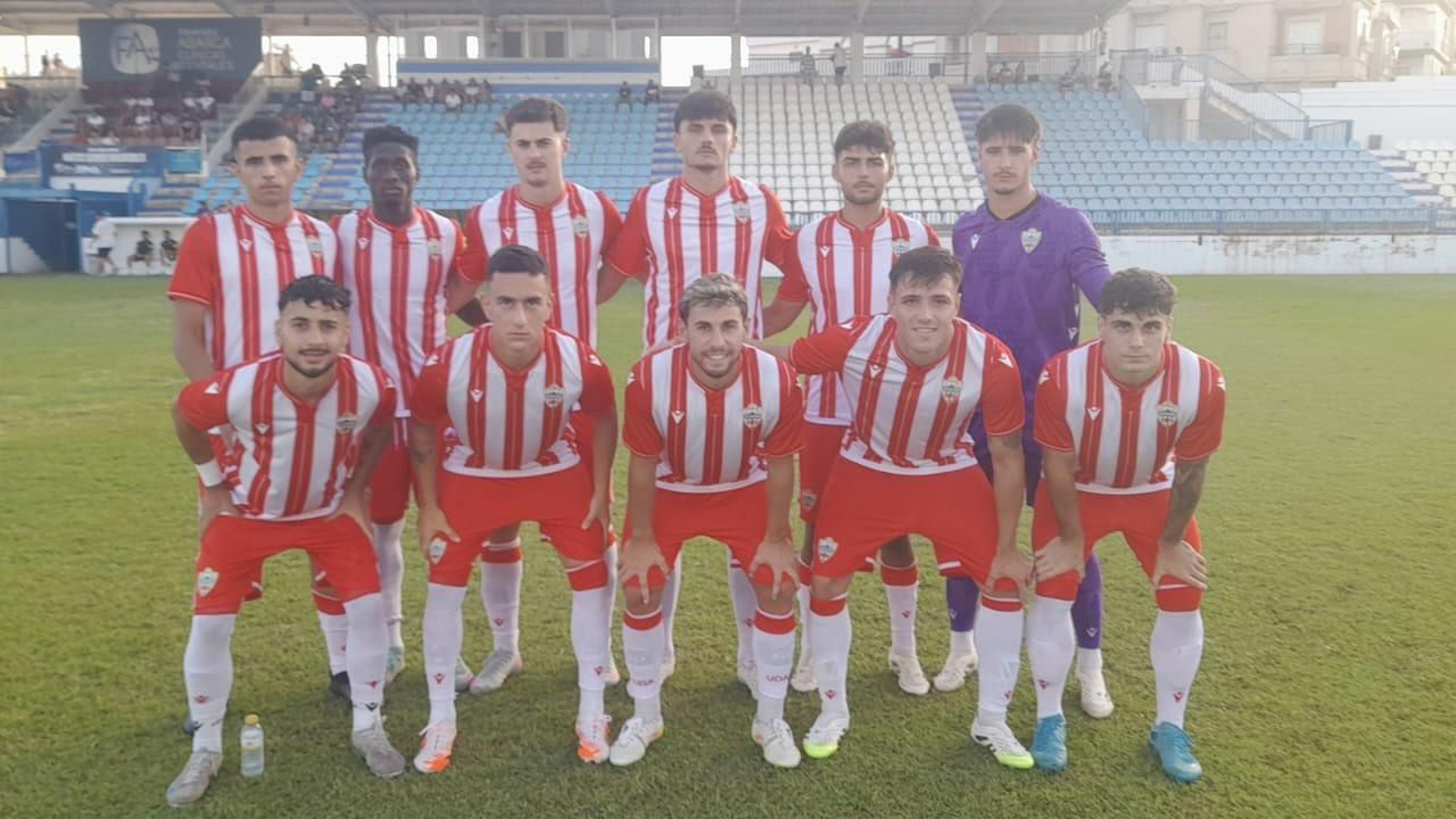 Once presentado por el conjunto rojiblanco en su amistoso frente al Motril del pasado sábado en el Escribano Castilla.