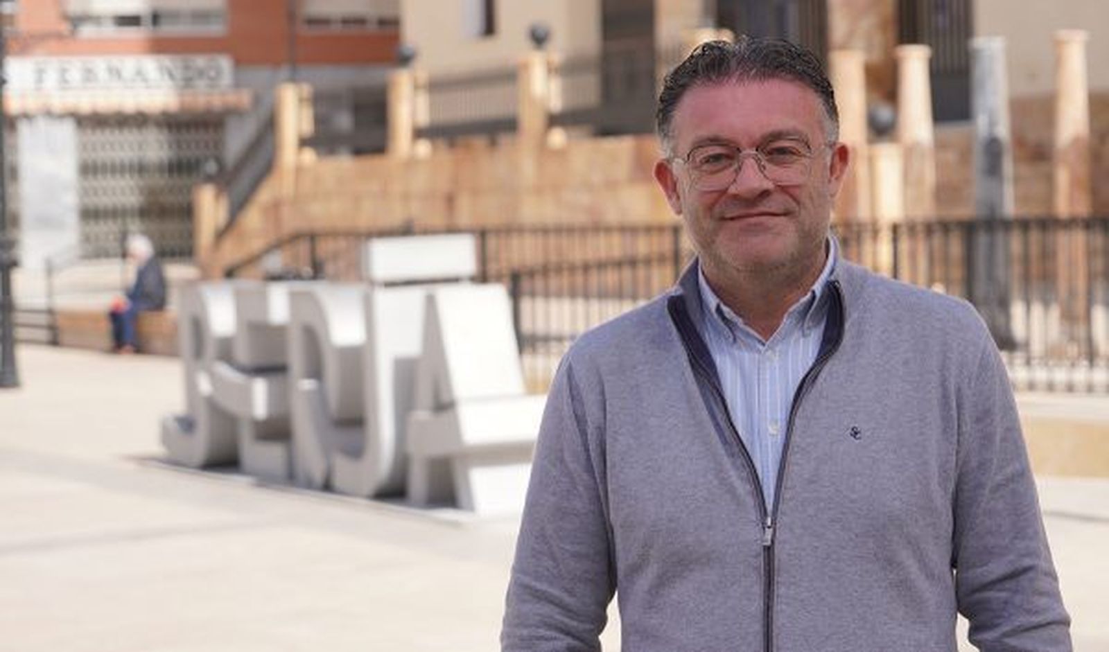 José Carlos Lupión  tiene 51 años y es licenciado en Derecho